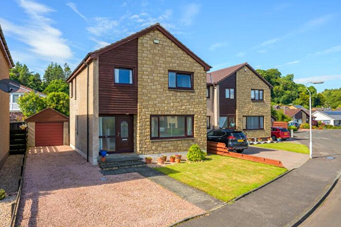 3 Bedroom Detached House For Sale In Cairn Grove, Crossford, KY12