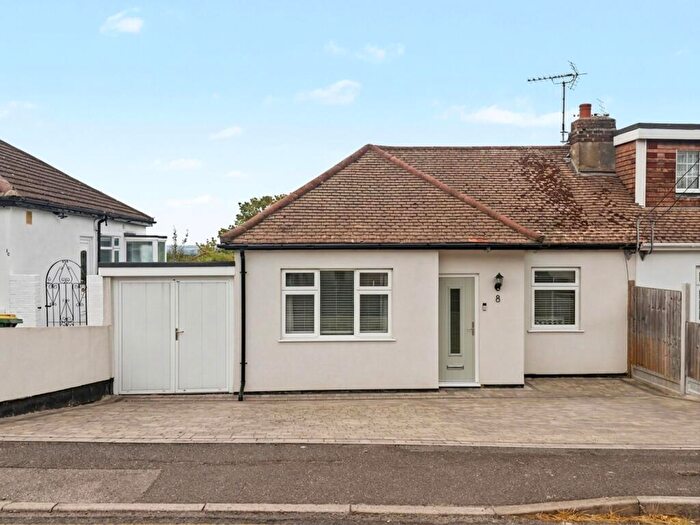 2 Bedroom Semi-Detached House For Sale In Mount Avenue, Rayleigh, SS6