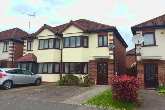 3 Bedroom Property To Rent In Elmcroft Avenue, London, E11