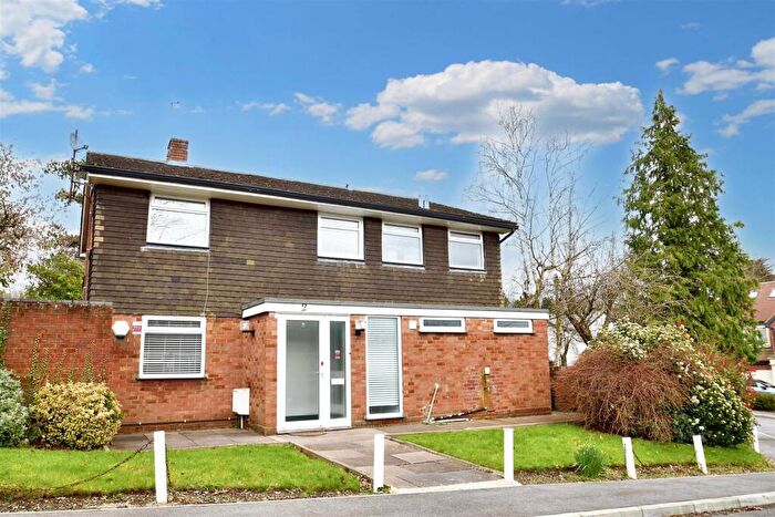 4 Bedroom Detached House To Rent In Brookdene Drive, Northwood, HA6