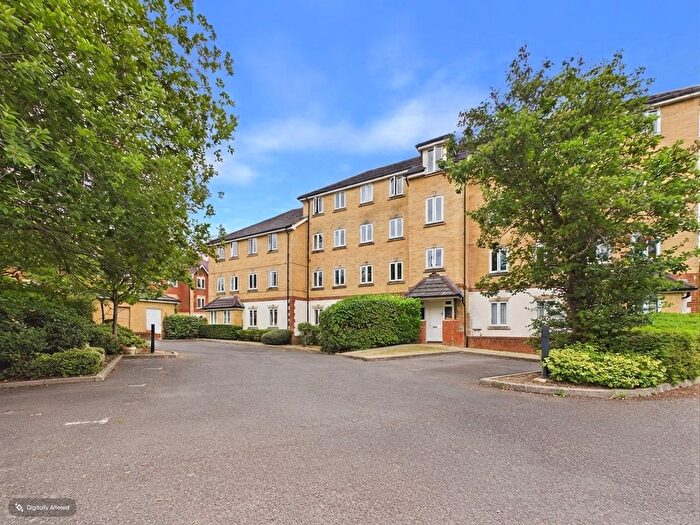 2 Bedroom Flat For Sale In Hambledon Park, Caterham, CR3