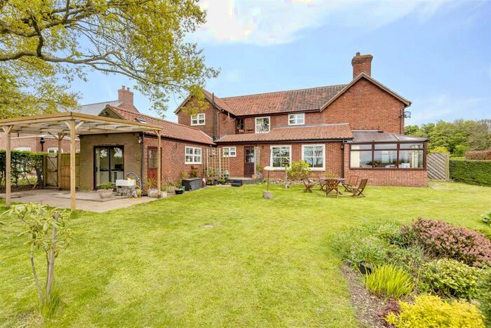 5 Bedroom Detached House For Sale In Mareham-on-the-Hill, Horncastle, Lincs, LN9