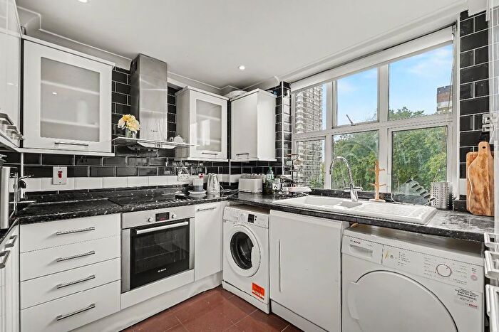 2 Bedroom Flat For Sale In Park West, Edgware Road, London, W2