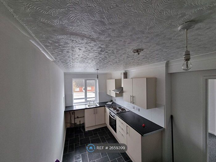 2 Bedroom Flat To Rent In Violet Ave, Doncaster, DN12