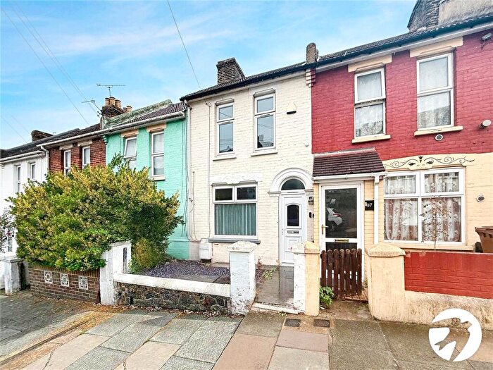 3 Bedroom Terraced House To Rent In Gordon Road, Chatham, Kent, ME4