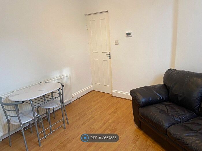 1 Bedroom Flat To Rent In Carysfort Road, London, N8