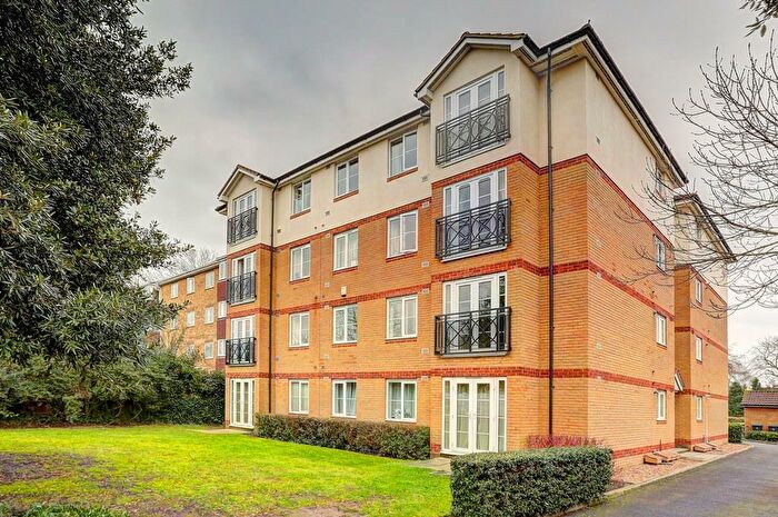 1 Bedroom Apartment To Rent In Chichester House, Galsworthy Road, Kingston, KT2