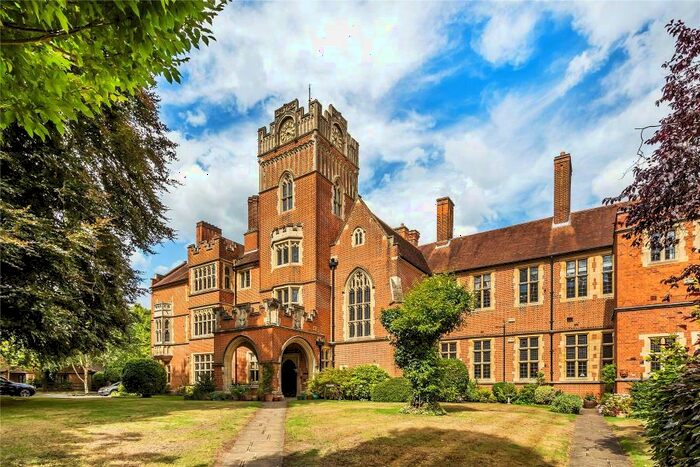 2 Bedroom Apartment To Rent In Woking, GU22