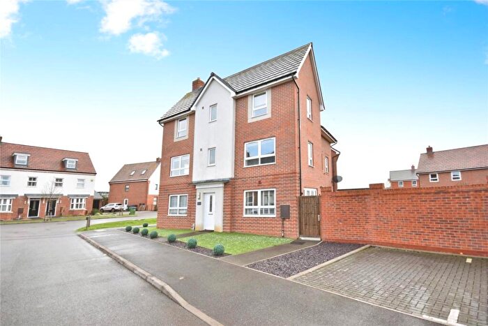 4 Bedroom Semi Detached House For Sale In Grand Junction, Broughton, Aylesbury, HP22