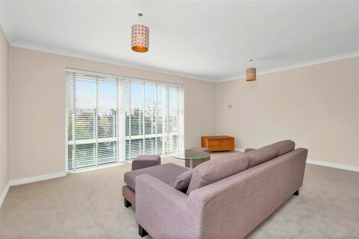 1 Bedroom Flat To Rent In Wye Court, Malvern Way, London, W13