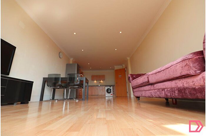 2 Bedroom Flat To Rent In Osbourne House, Queen Victoria Road, Coventry, West Midlands, CV1