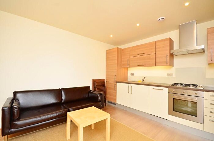 Studio To Rent In Burdett Road, Mile End, London, E3