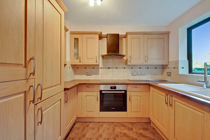 2 Bedroom Flat For Sale In Hawarden Hill, Neasden, NW2