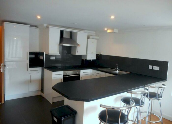 2 Bedroom Flat To Rent In Richmond Road, Cardiff, CF24