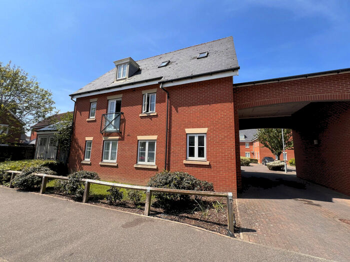 2 Bedroom Apartment To Rent In Priory Chase, Rayleigh, SS6