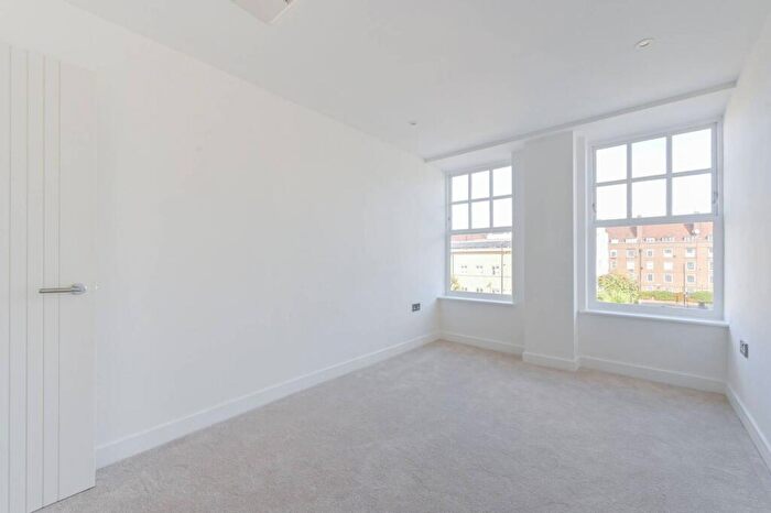 1 Bedroom Flat To Rent In Oakwood House, Shoreditch, London, E2