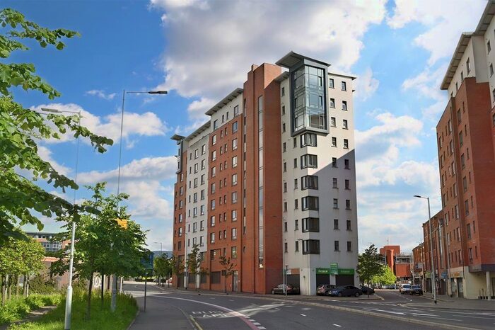 2 Bedroom Flat To Rent In College Avenue, Belfast, BT1
