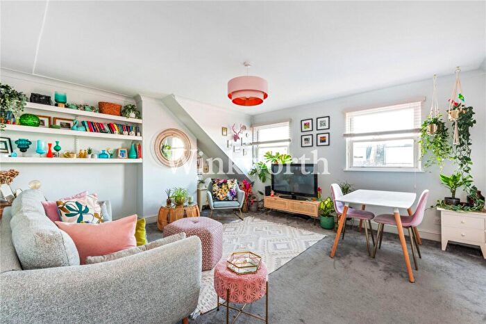 2 Bedroom Apartment For Sale In Adolphus Road, London, N4