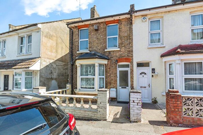 3 Bedroom House For Sale In Dale Street, Chatham, Kent, ME4