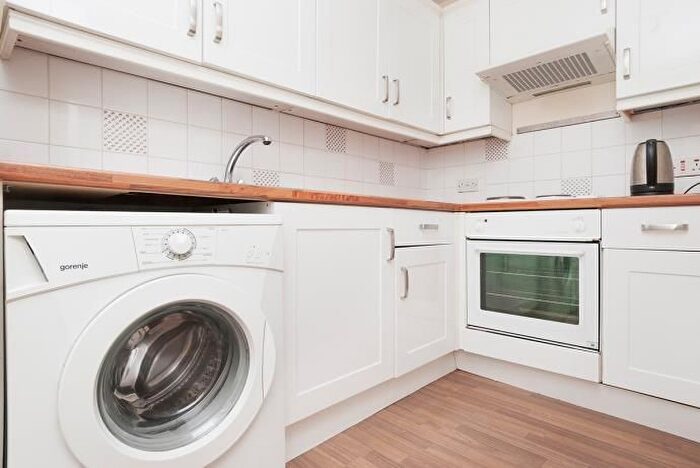 1 Bedroom Flat To Rent In East Fountainbridge, Edinburgh, EH3