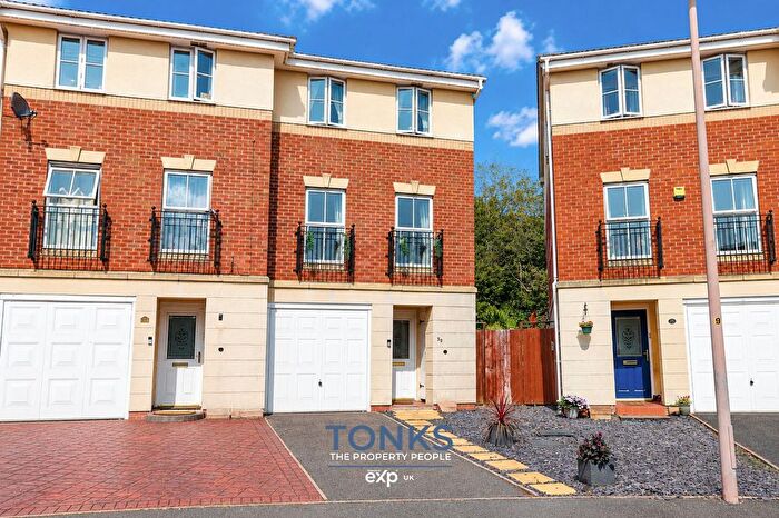 3 Bedroom End Terrace House For Sale In Manson Drive, Cradley Heath, B64
