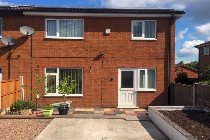 3 Bedroom Semi-Detached House To Rent In Stanage Court, Mansfield, Nottinghamshire, NG18