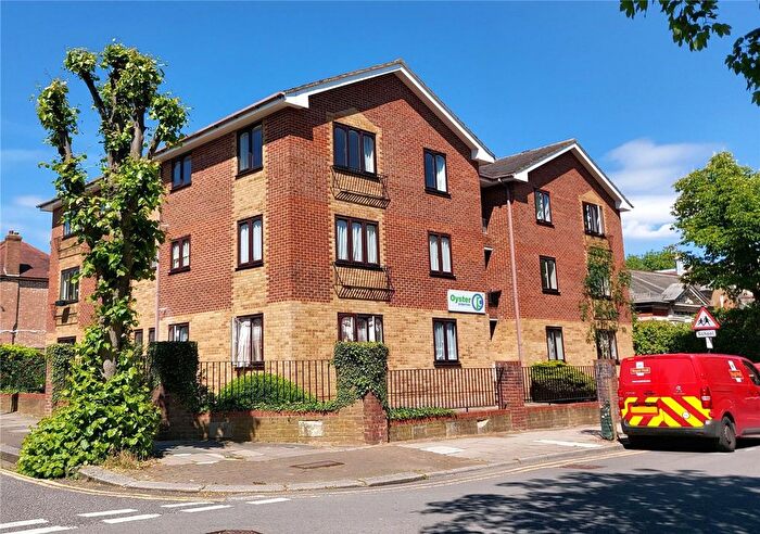 2 Bedroom Flat To Rent In Springfield Road, Bethell Lodge, N11