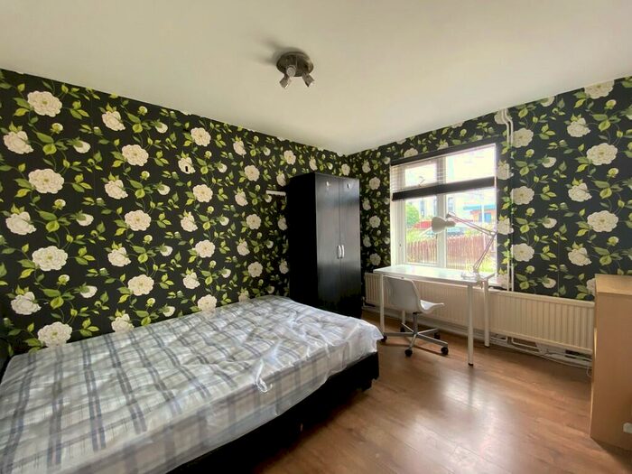 5 Bedroom Semi-Detached House To Rent In Harrison Road, Southampton, SO17