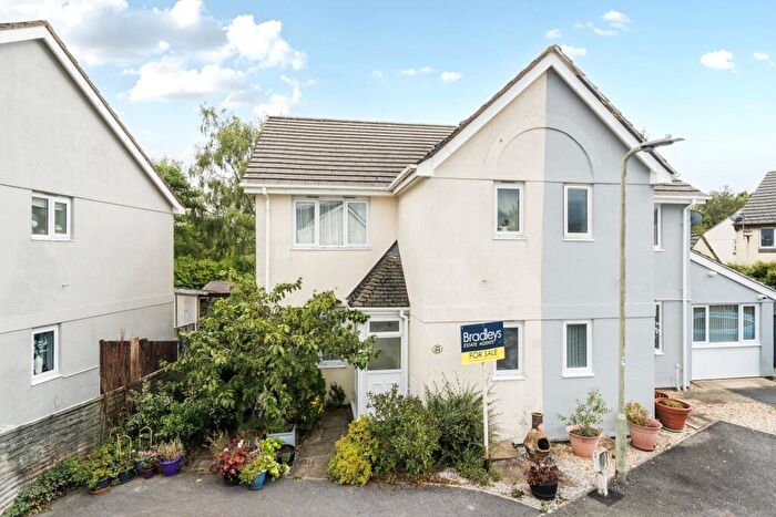 3 Bedroom Semi Detached House For Sale In Vixen Tor Close, Okehampton, EX20