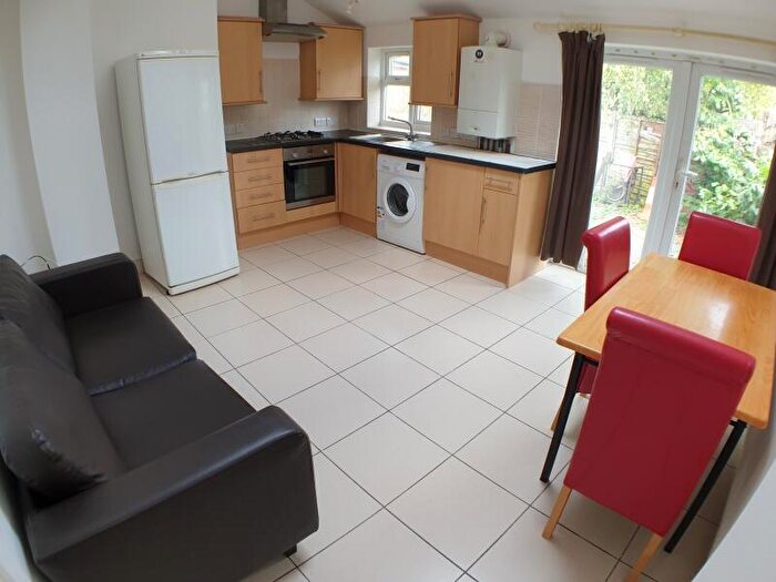 3 Bedroom Terraced House To Rent In Seacourt Road Botley, OX2
