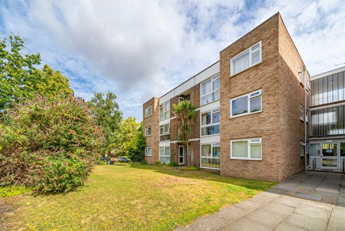 2 Bedroom Flat To Rent In London Lane, Bromley, BR1