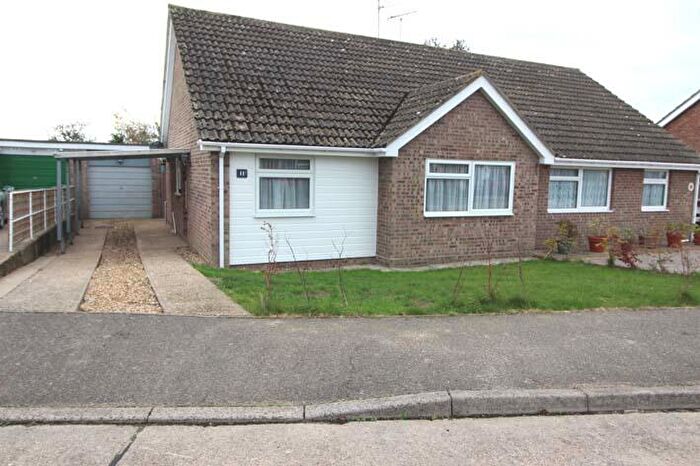2 Bedroom Semi-Detached Bungalow For Sale In Walnut Way, CO7