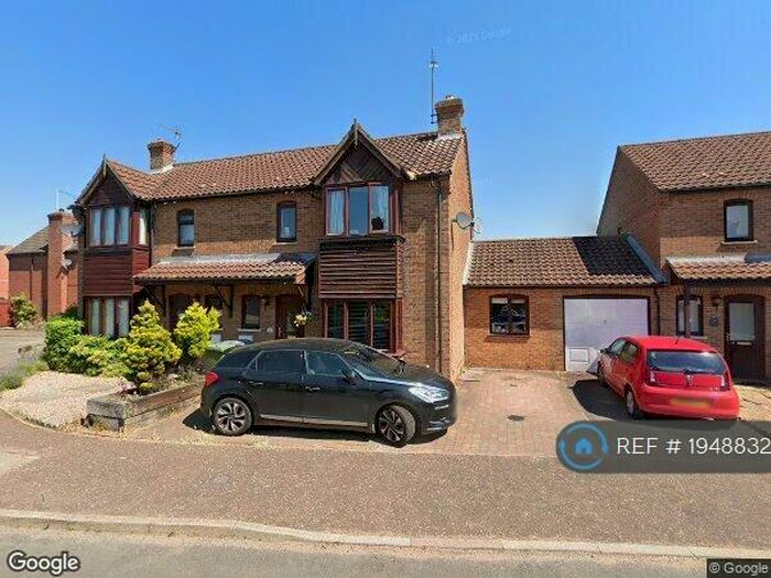 4 Bedroom Semi-Detached House To Rent In Cameron Green, Taverham, Norwich, NR8