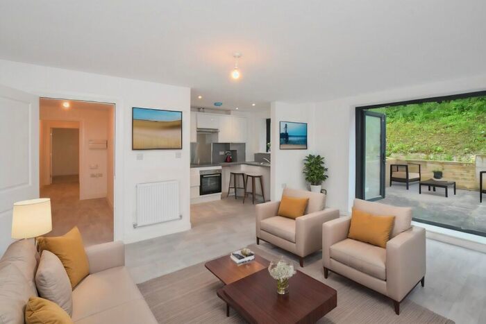 2 Bedroom Apartment To Rent In Folkestone Road, Dover, CT17