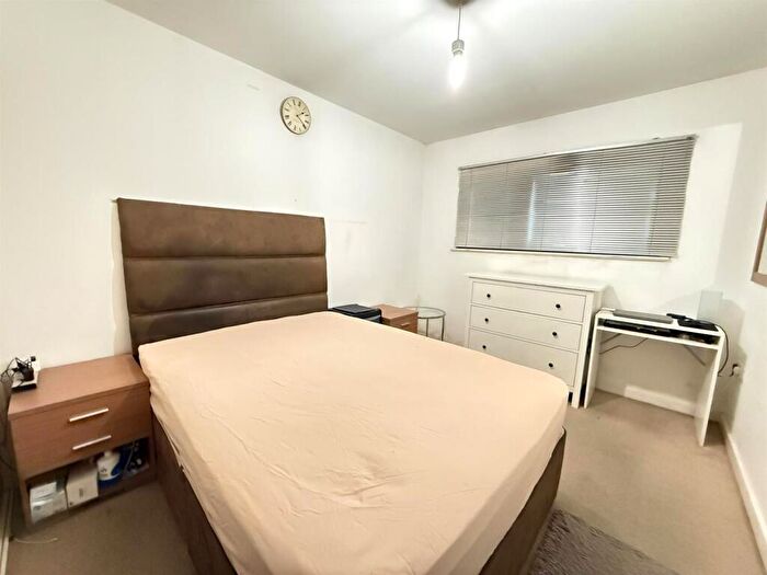 1 Bedroom Flat For Sale In Arboretum Place, Barking, IG11
