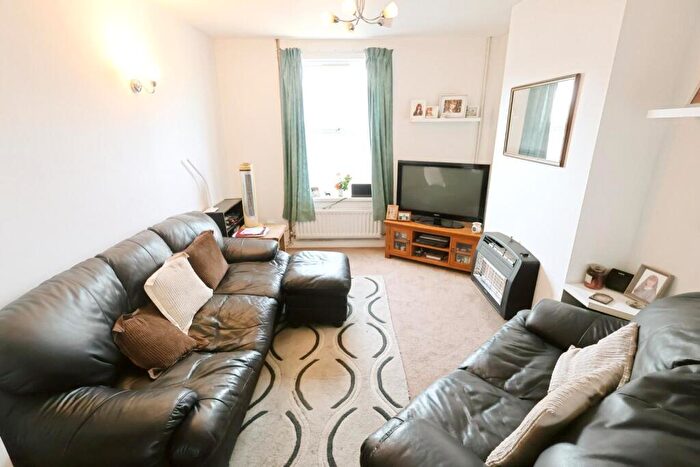 2 Bedroom Terraced House For Sale In Salop Road, Wrexham, LL13 - Photo 2