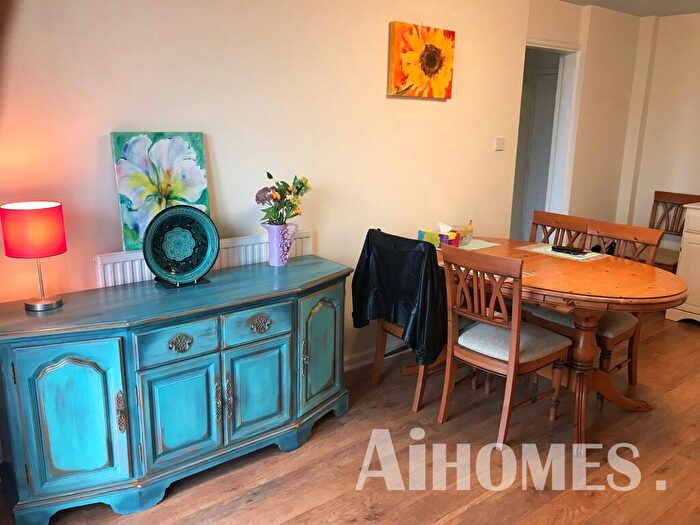 1 Bedroom Flat To Rent In Spice Court, Quay, Asher Way, E1W