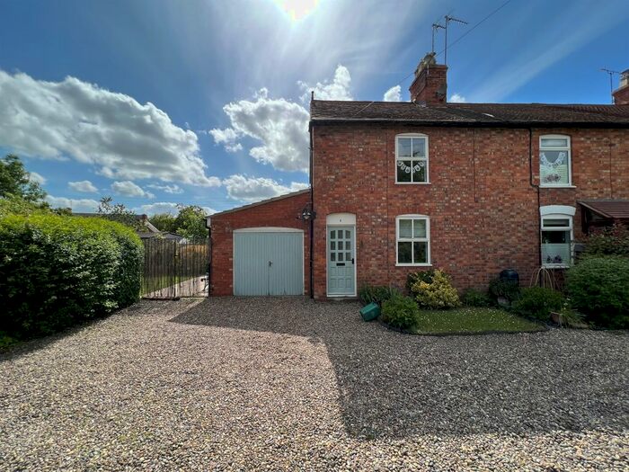 2 Bedroom End Of Terrace House For Sale In Chapel Green, Napton, Southam, CV47