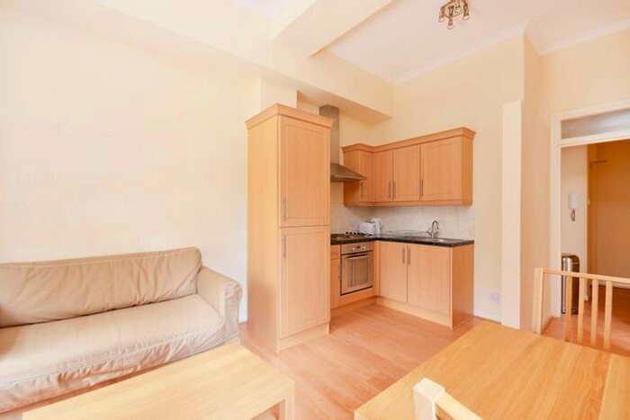 1 Bedroom Flat To Rent In Kings Road, Chelsea, London, SW10