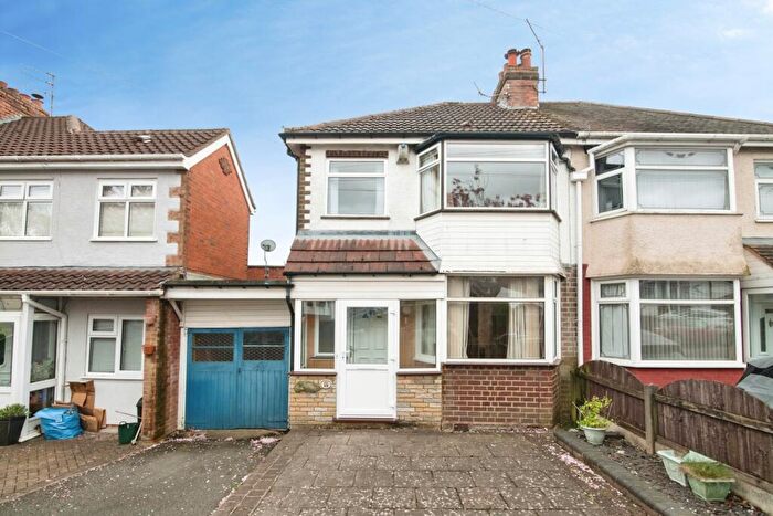 3 Bedroom Semi Detached House For Sale In Elm Croft, Oldbury, West Midlands, B68