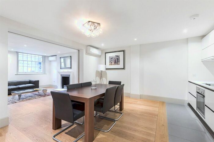 2 Bedroom Flat To Rent In Little Russell Street, Bloomsbury, London, WC1A