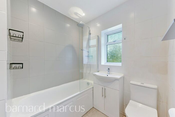 2 Bedroom Flat To Rent In Cavendish Avenue, London, W13