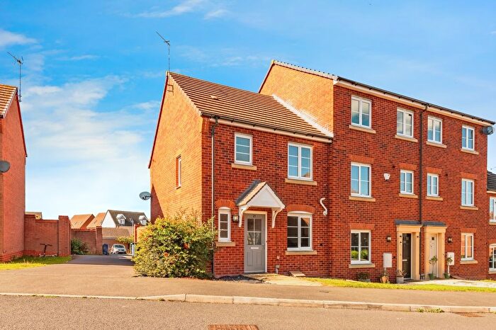 3 Bedroom End Of Terrace House For Sale In Calder Gardens, Bingham, Nottingham, Nottinghamshire, NG13