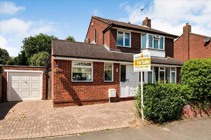 4 Bedroom Detached House For Sale In Opendale Road, Burnham, SL1