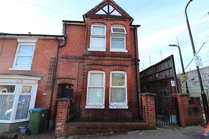 1 Bedroom Flat To Rent In Earls Road, Southampton, Hampshire, SO14