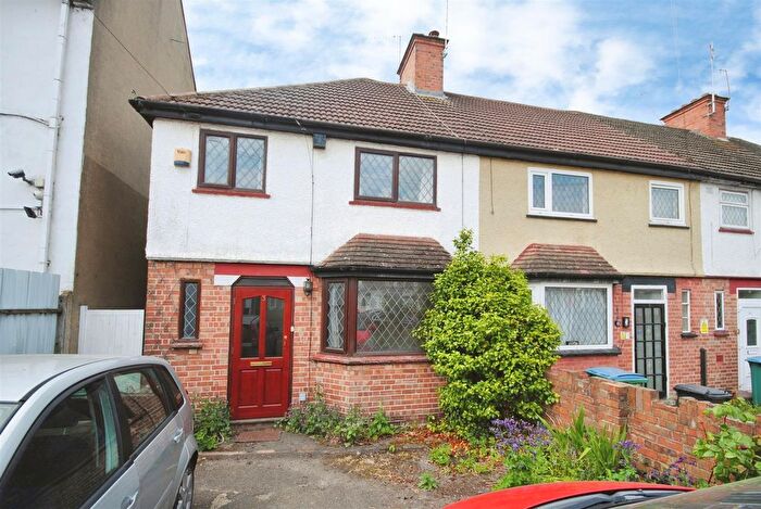 3 Bedroom Semi Detached House To Rent In Hagden Lane, Watford, WD18