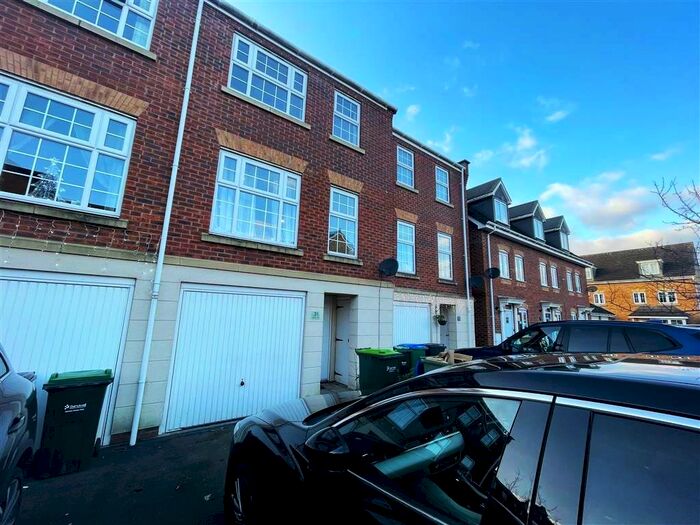 3 Bedroom Town House To Rent In Bagnalls Wharf, Wednesbury, WS10