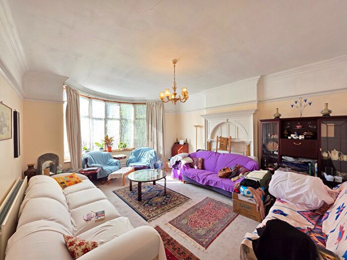 7 Bedroom Terraced House For Sale In Chatsworth Road, Brent, NW2