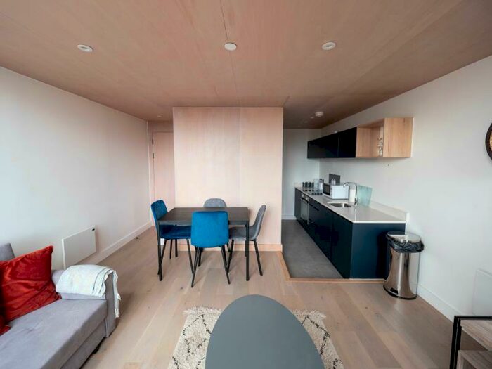 2 Bedroom Apartment To Rent In Sky Gardens :: Castlefield, M15