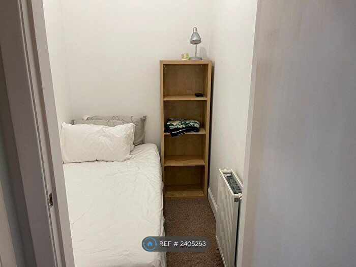 2 Bedroom Flat To Rent In Stewart Terrace, Edinburgh, EH11